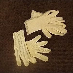 Vintage knit gloves